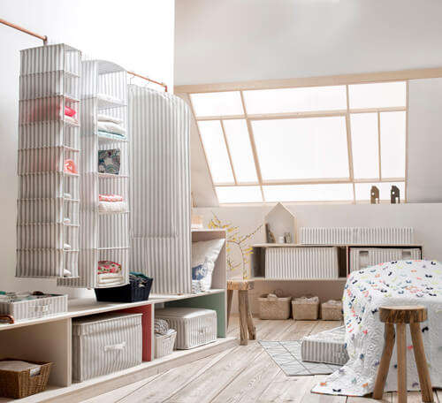 Coffre sac compression et penderie décoration intérieure