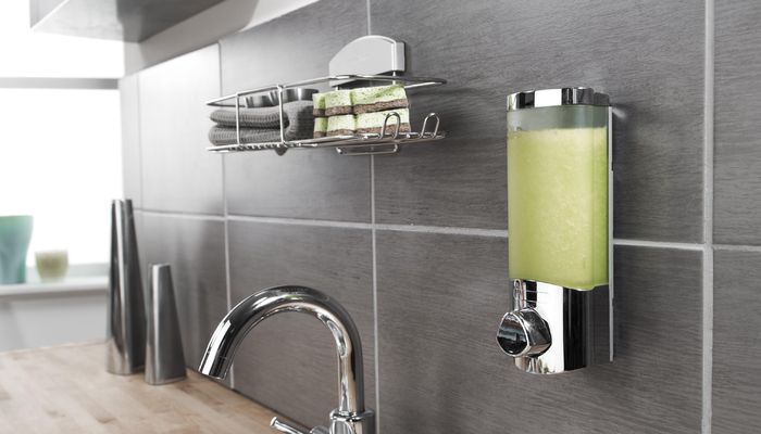 Distributeur de savon mural chromé "Uno" 6 Compactor