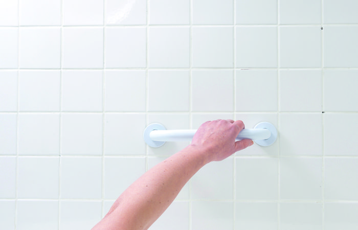 Barre d'appui blanche pour baignoire "Proaltis" petit modèle 1 Compactor