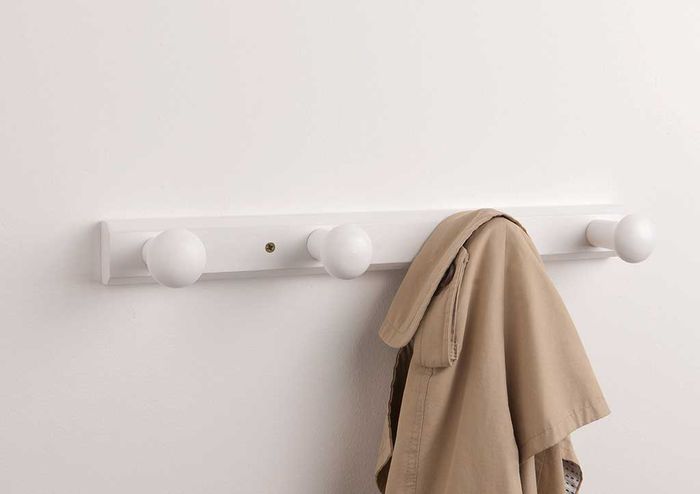 Patère murale en bois blanc 4 crochets 2 Compactor