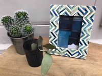 Cadre photo à chevrons bleus