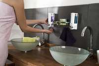 Tablette murale avec double distributeur de savon blanc