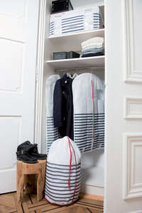 Housse longue pour vêtements bleue et blanche "Marinière"