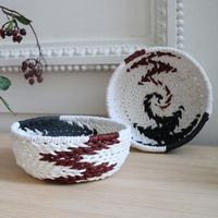 Panier rond "Yala" rouge/blanc