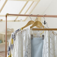 Cintre à pinces en bois "Woody"