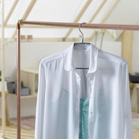 Cintre galbé gris "Sticky"